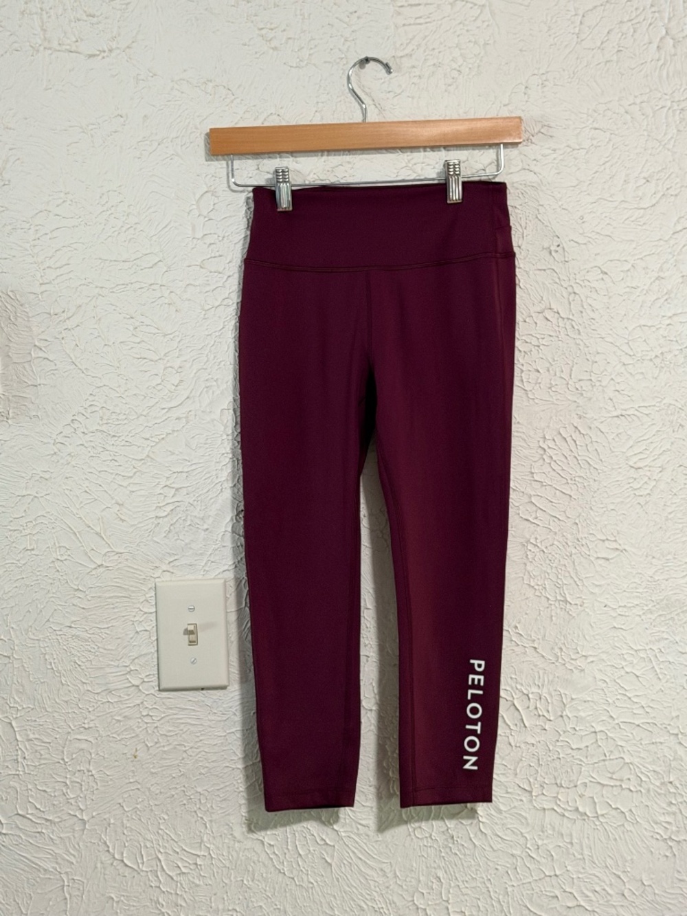 Peloton Maroon High Waist Capri Leggings Size Small
